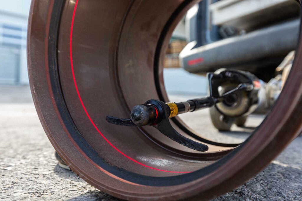 Rohrinnenansicht, rotierendes Inspektionswerkzeug, Tageslicht